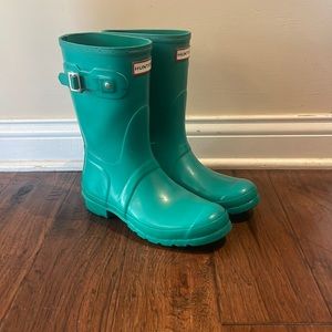 Spring Hunter rain boots!